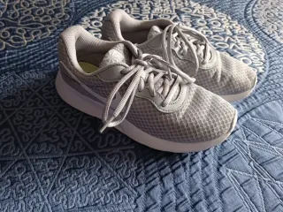 Zapatillas Nike Mujer Talla 37.5 Grises