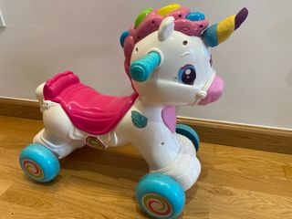 Unicornio correpasillos y balancín Clementoni