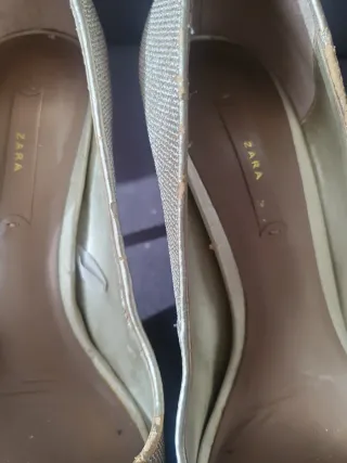 Zapatos de tacón dorados T-37