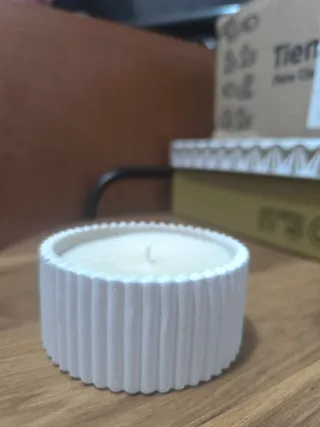 Vela aromática de rosas blanca