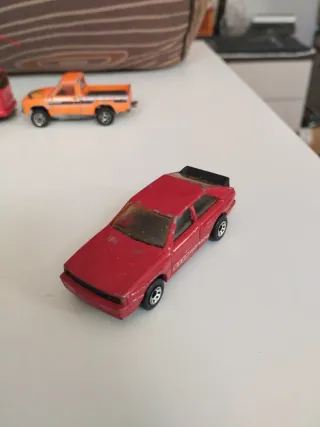 Lote de coches a escala