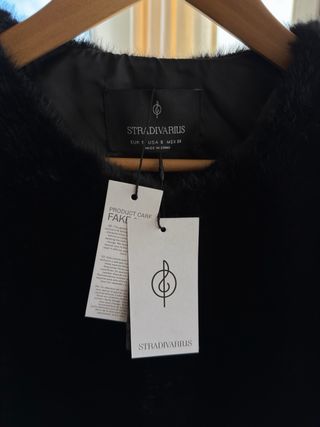 Chaleco pelo negro Stradivarius