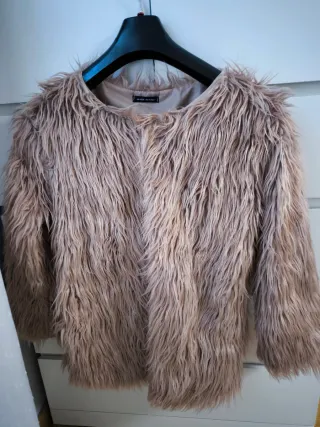 Abrigo pelo sintético mujer beige