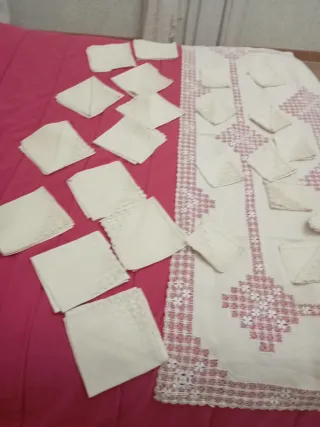 Mantelería bordada a mano Casa de los Balcones