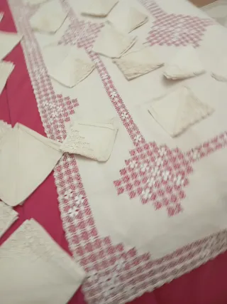 Mantelería bordada a mano Casa de los Balcones