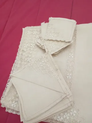 Mantelería bordada a mano Casa de los Balcones