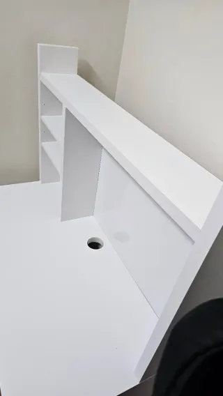 Escritorio Micke Blanco + Estantería y organizador