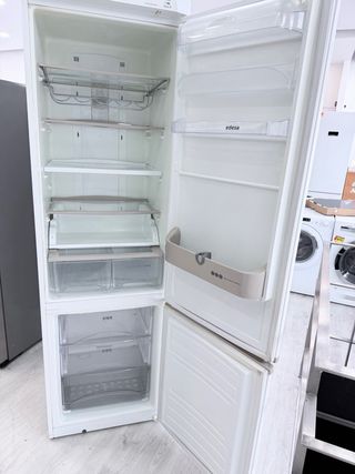 FRIGORÍFICO COMBI EDESA 2 MTS NO FROST.GARANTIA.