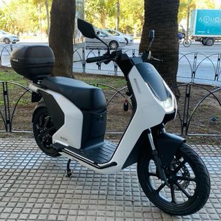 Moto Eléctrica Super Soco F01 Scooter