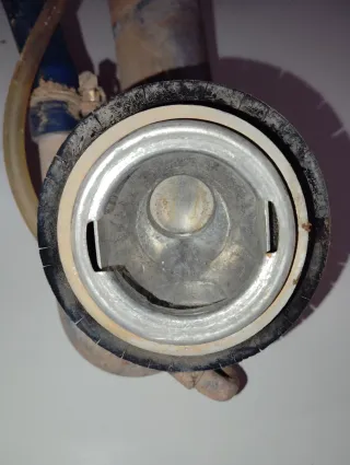 Boca del depósito gasolina y tubos Seat Marbella