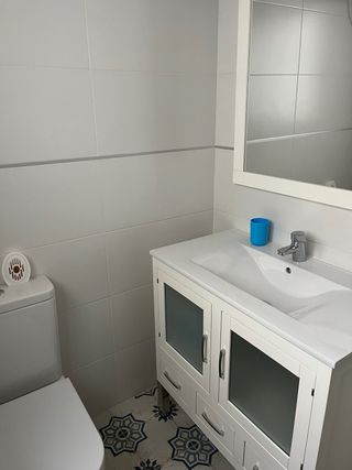 Apartamento nuevo. Centro de Granada.