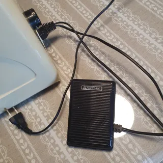 Máquina de coser Lervia