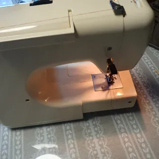 Máquina de coser Lervia