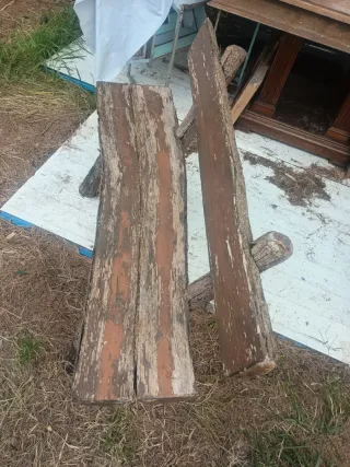 Banco de jardín rústico de madera