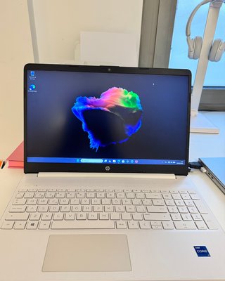 Portátil HP 15,6” i7 | 16GB RAM | 512GB SSD |