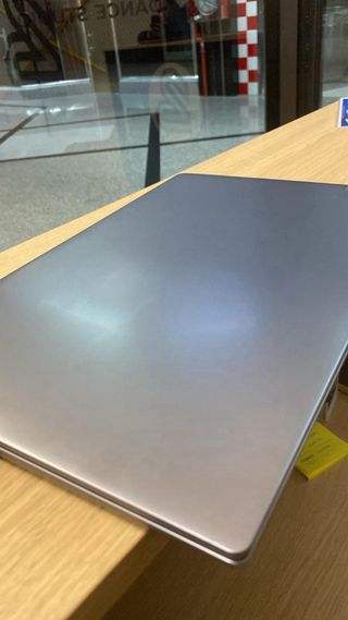 Lenovo IdeaPad Slim 3 15IAN8 - Como nuevo