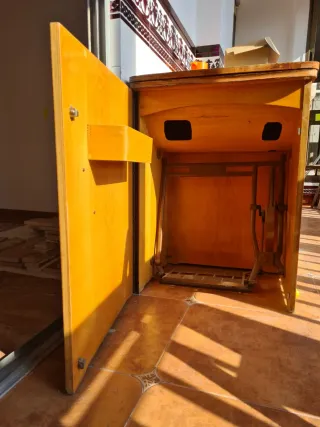 Mueble antiguo madera máquina de coser