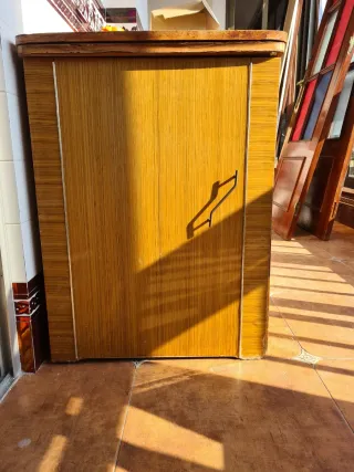 Mueble antiguo madera máquina de coser