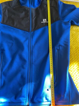 Chaqueta Salomon Polar Azul y Negra. Hombre