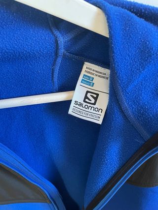 Chaqueta Salomon Polar Azul y Negra. Hombre