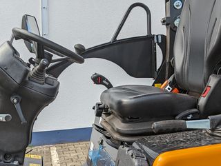 Cargadora GIANT G2500 X-tra HD