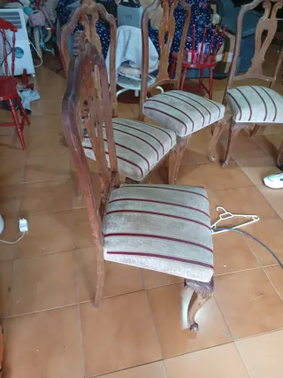 Juego de 5 Sillas Antiguas de Madera Por 40 euros