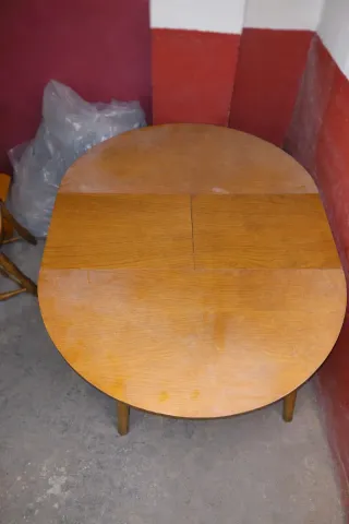 Mesa redonda extensible + 4 Sillas de Madera