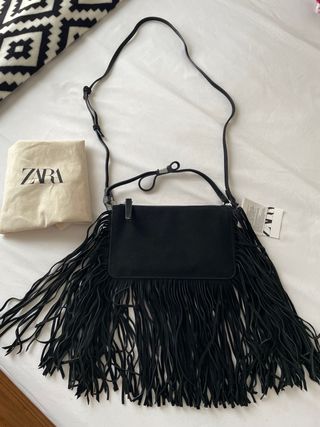 Bolso Zara flecos negro