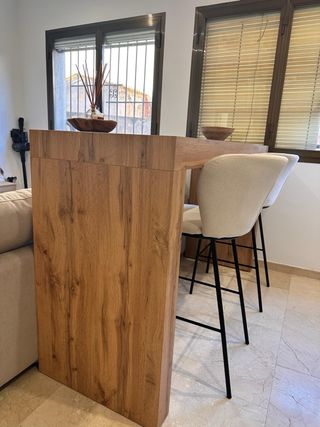EXCEPCIONAL Mesa alta tipo barra de madera rústica