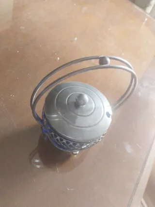 Azucarero antiguo metal y cristal azul