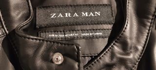 Chaqueta negra efecto piel