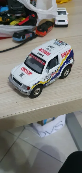 Mitsubishi pajero  parigi dakar rally