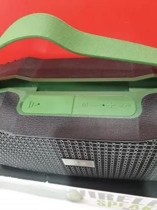 Altavoz Bluetooth 22 Series Negro/Verde