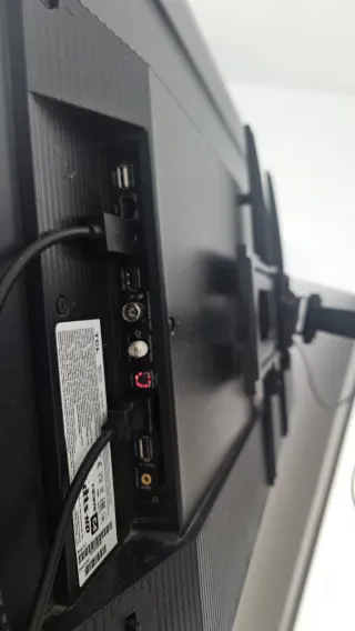 Televisión TCL Negra