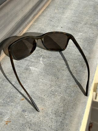 Gafas de sol Prada marrones y rojas