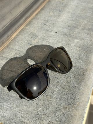 Gafas de sol Prada marrones y rojas