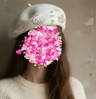 Boina blanca con cisne y perlas