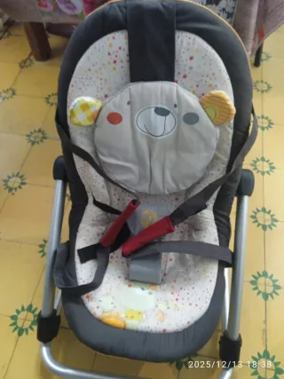 Mecedora para bebé con diseño de oso