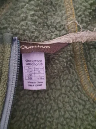 Forro polar verde con capucha