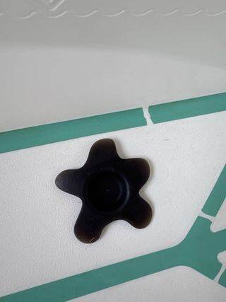 Bañera Stokke con adaptador PESTAÑA DE CIERRE ROTA