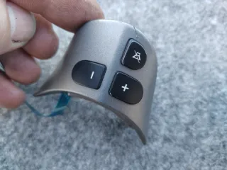 Espejo retrovisor y mandos coche