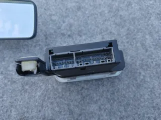 Espejo retrovisor y mandos coche