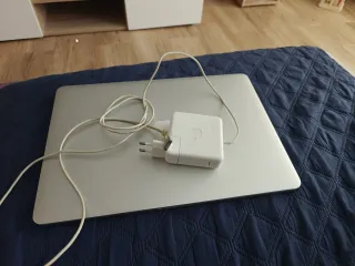 Portátil Apple Plata y Negro