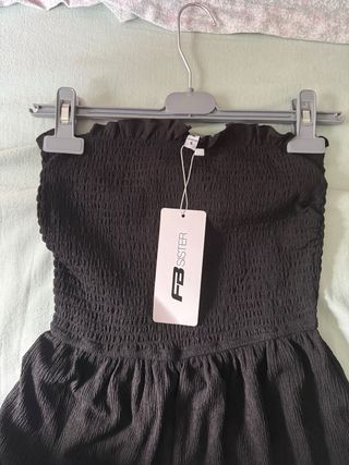 Mono corto negro sin tirantes