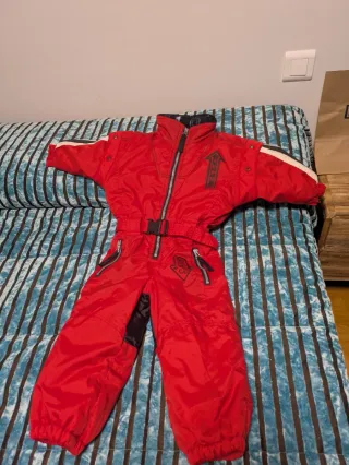 Mono de esquí rojo talla 2 años