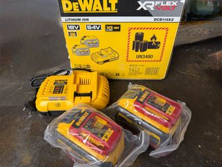 Cargador DeWalt DCB118X2 + 2 Baterías 9Ah 54V