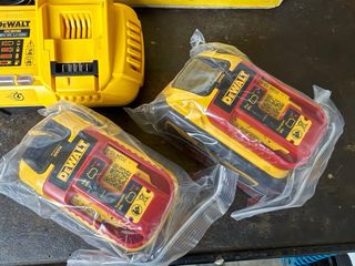 Cargador DeWalt DCB118X2 + 2 Baterías 9Ah 54V