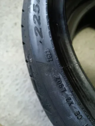 225/40R19 89Y runflat