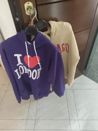 Due felpe con cappuccio