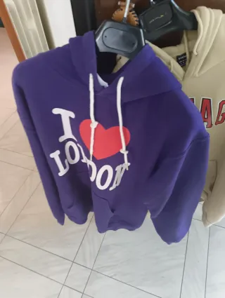 Due felpe con cappuccio